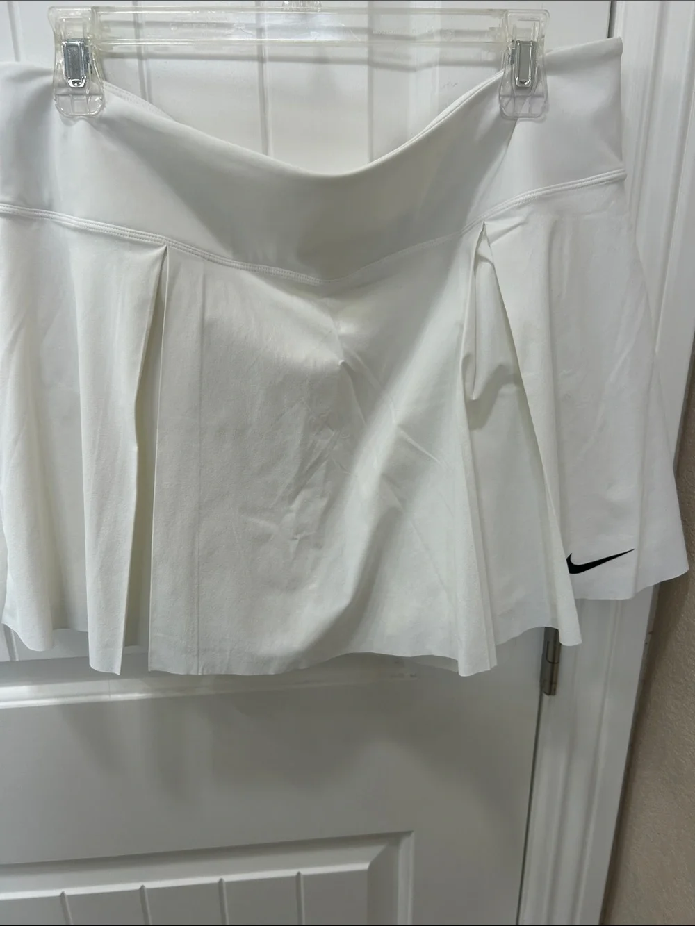 Nike White Women’s Pleated Tennis Skort with Swoosh
